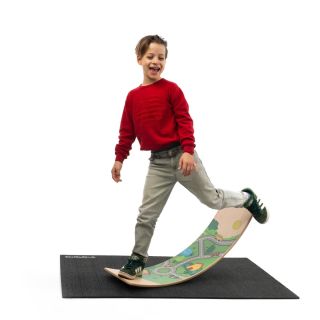 Houpajda🌈🚙. I malí borci musí někde začít🛹. Zlepšuje stabilizační svaly, rovnováhu a cit pro pohyb, proto je houpací prkno...